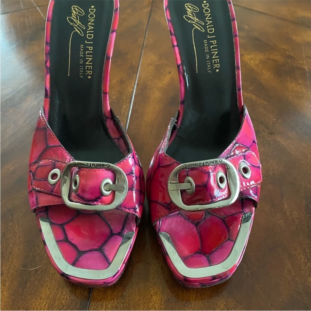 Donald J. Pliner Fuchsia and Metallic Heels NWOT